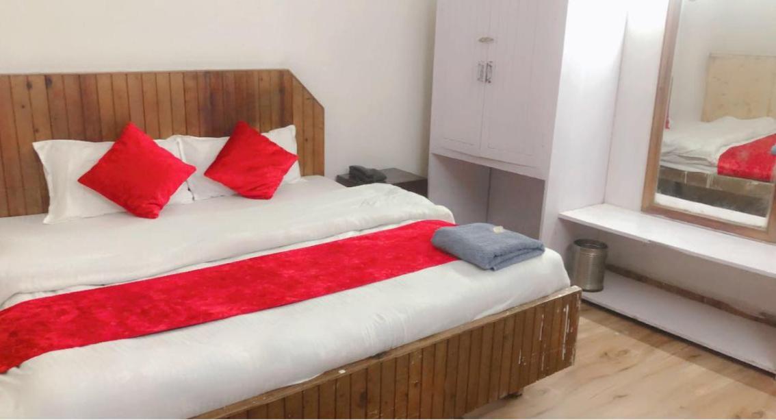 Hotel Hadimba Palace - Near Mall Road Manāli Zewnętrze zdjęcie
